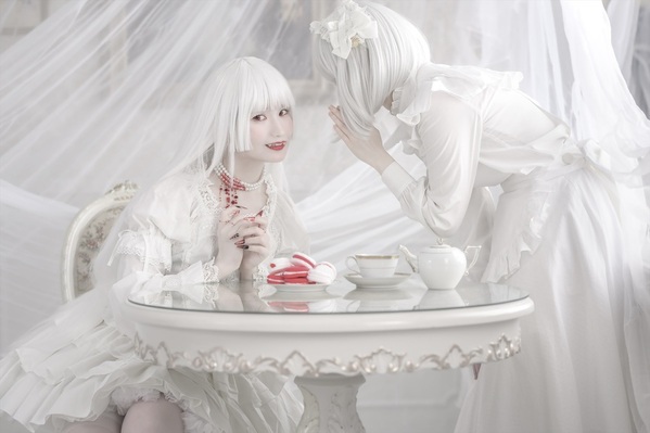 Photograph Dolce Takahiro Matsumoto Tea Time on One Eyeland